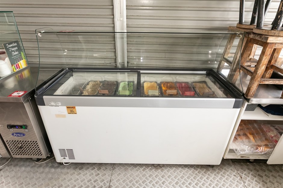 Display Freezer With Servise Counter (Commercial)