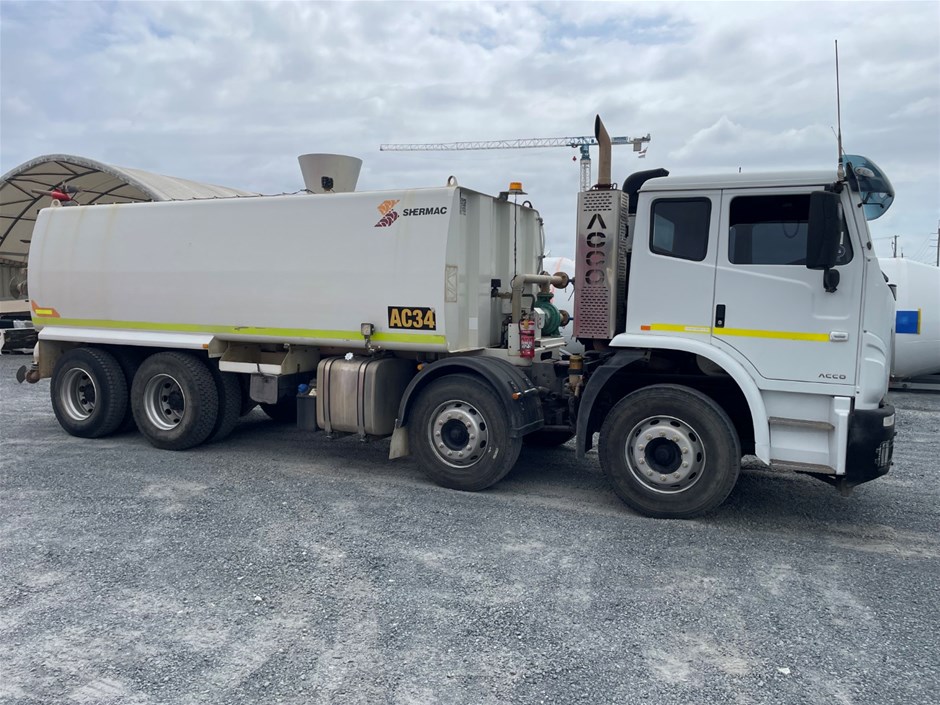 <p>2017 Iveco Acco 2350G 8 x 4 Water Truck</p>