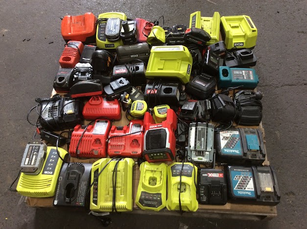 Ryobi/Makita Mixed Brand and Model Power Tool Battery Chargers
