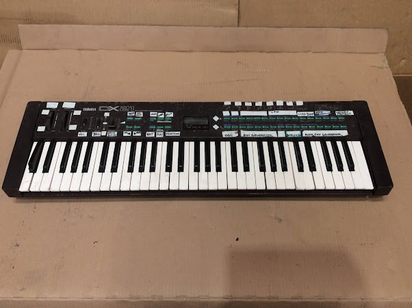 Yamaha DX21 FM Keyboard Synthesizer