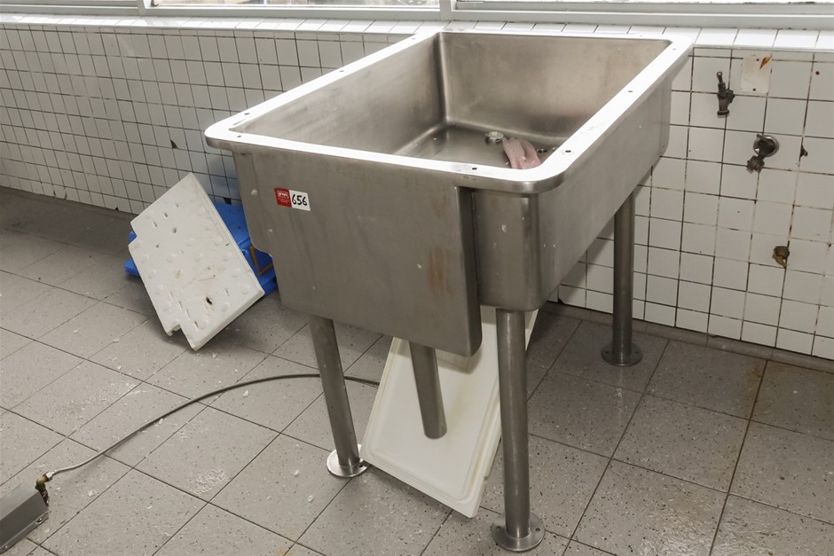 Seafood Wash Tub Fitted to Stand