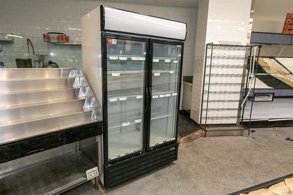 Well equip LG1000HD 2 Door Display Refrigerator