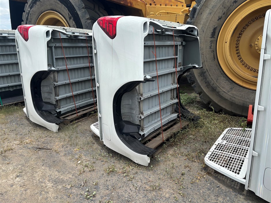 <p>1 x Style Side Hilux Tray</p>