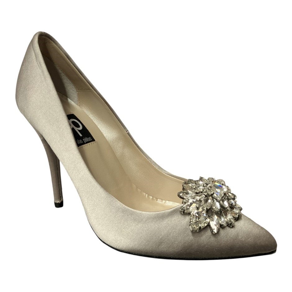 ALAN PINKUS Keisha Court Heels, Size 7.5, Silver Satin. RRP: $299. NB: glue