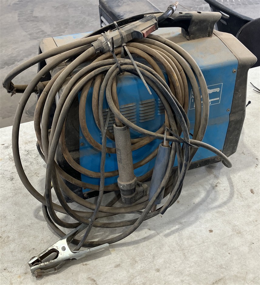 2010 Unimig 172 Welder - Electric - Chinchilla