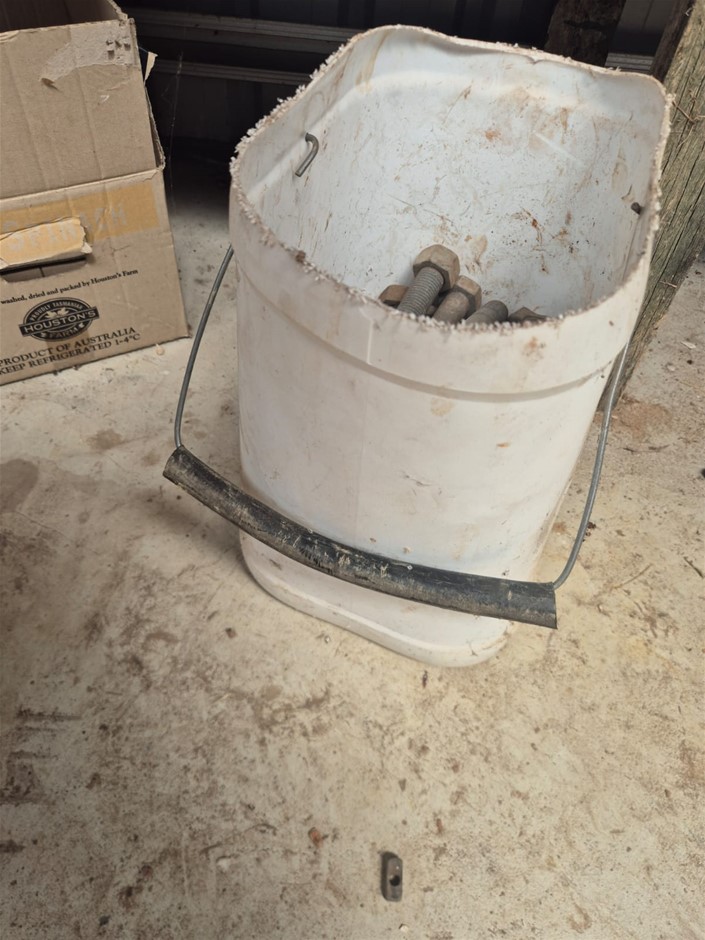 Quantity Large Bolts