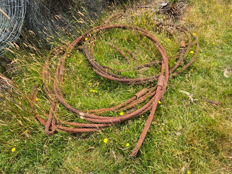 Quantity Large Cable