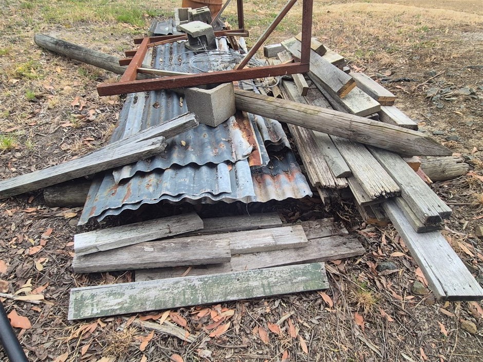 Quantity Corrugated Roofing & Timber