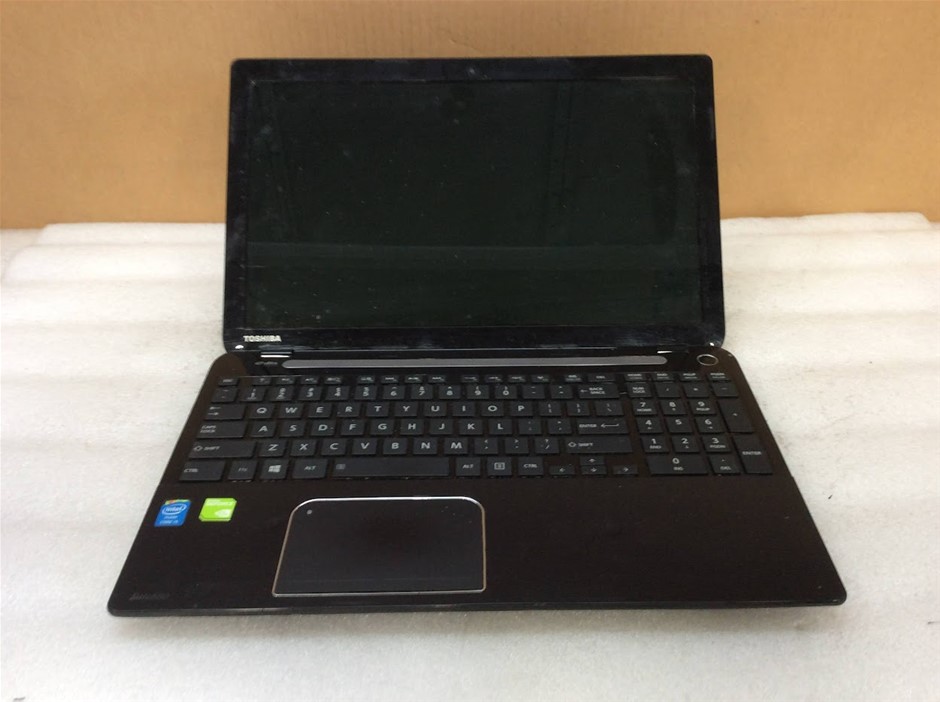 TOSHIBA Satellite L50 A Laptop i5 4200U 4GBRAM 200GB Black