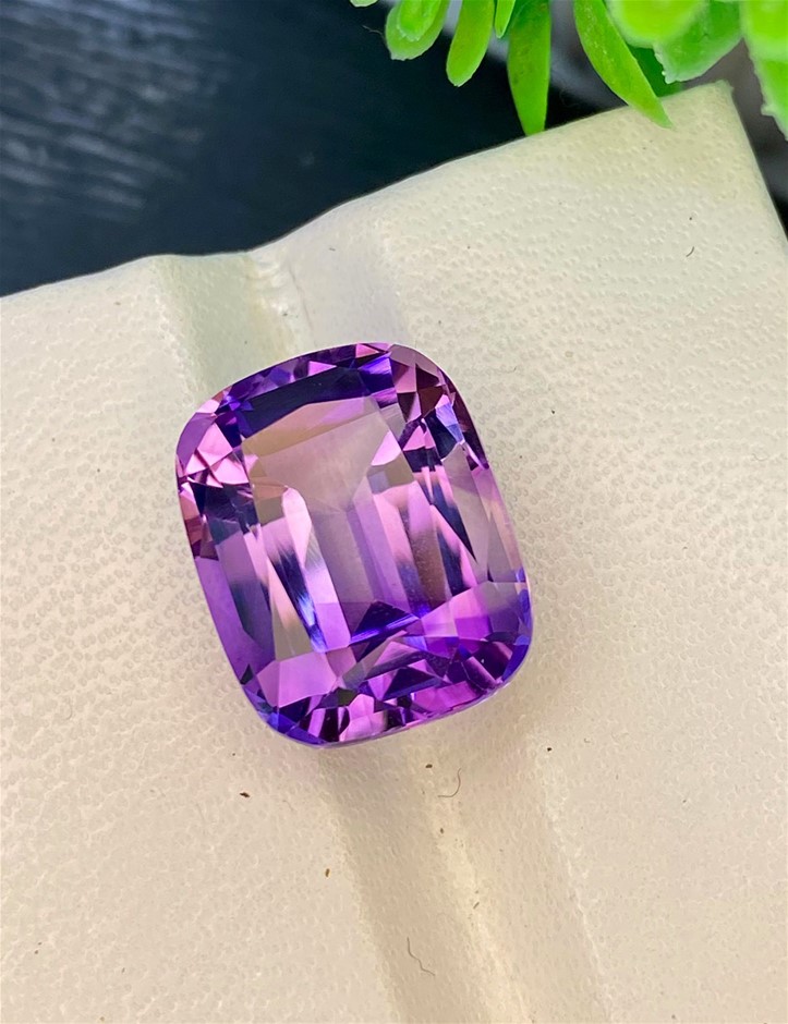 11.90 CT Quality Natural Brazilian Amethyst