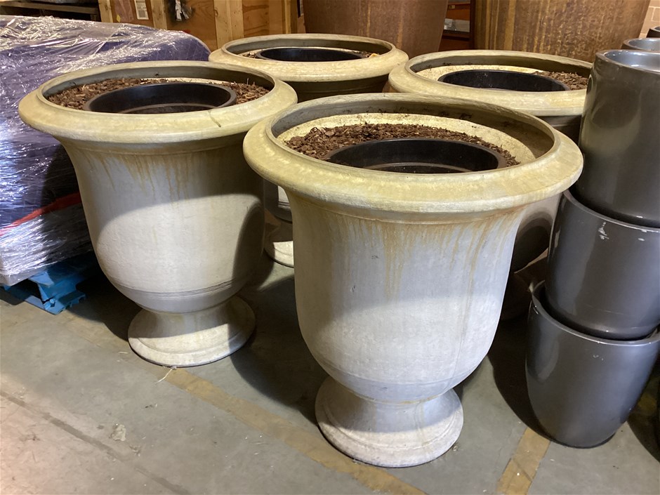 Large Planter Pots x 4