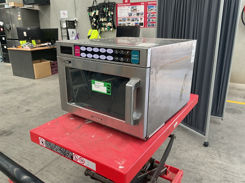 <p>Bonn Microwave Oven </p>