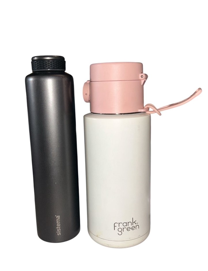 1x FRANK GREEN Water Bottle, 1x Sistema Water Bottle)