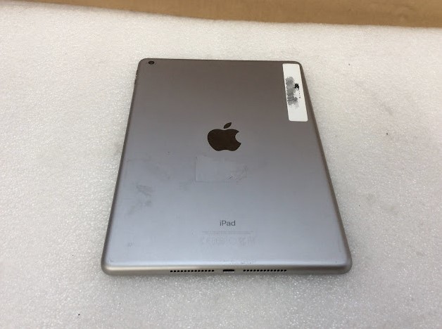 APPLE iPad 5 TABLET A1822 32GB