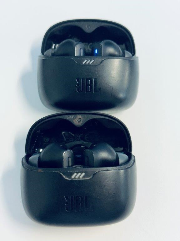 2 x JBL Tune Beam earbuds with charging case