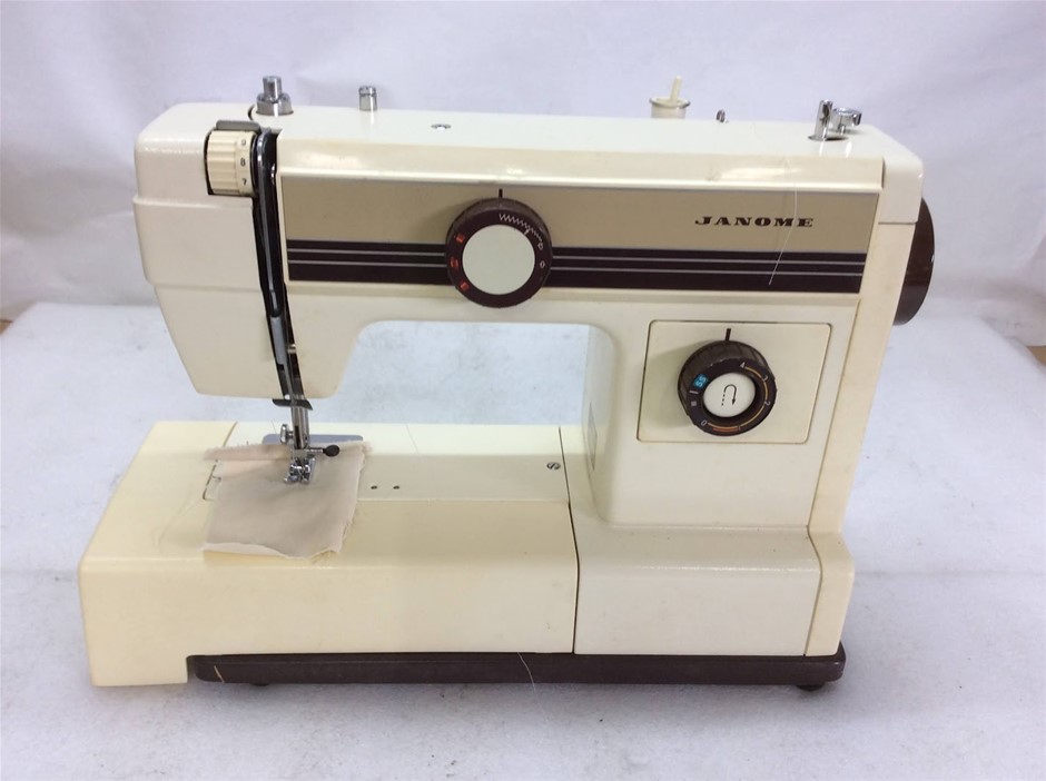 Janome Unknown Model Sewing Machine