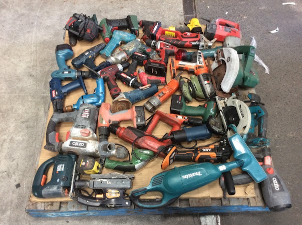 Ryobi/Ozito/BOSCH/Makita Mixed Brand and Model Electric Drill/Power Tools