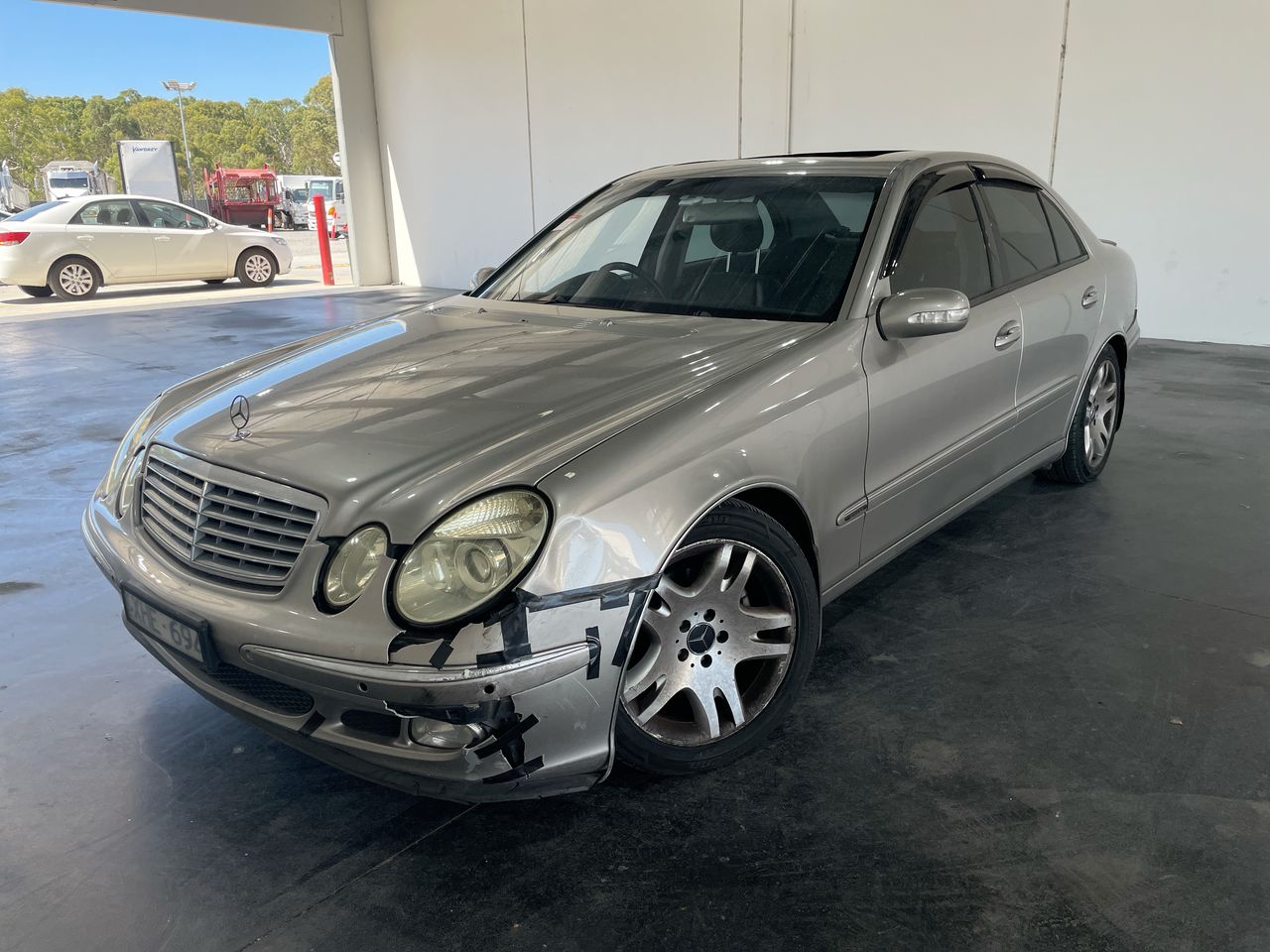 2004 Mercedes Benz E-Class E320 Elegance W211 AT Sedan