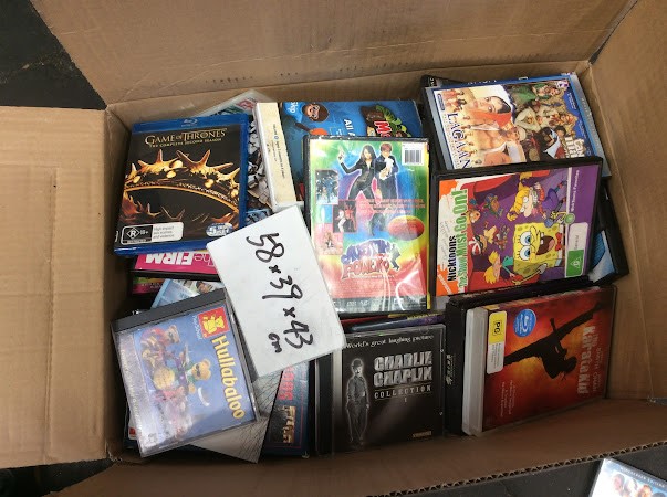 Mix Type DVDs/CDs with box dimensions are 58x39x43 cm