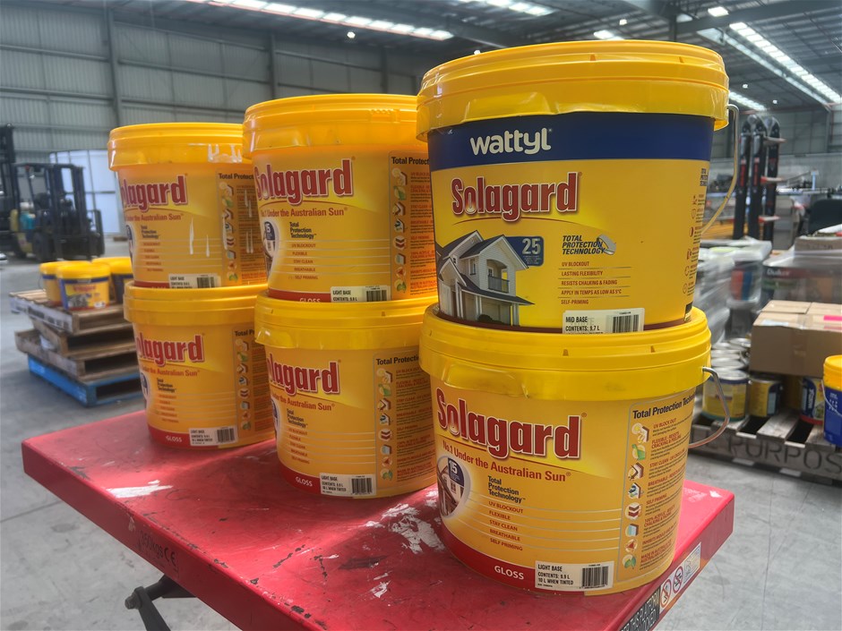 <p> Assorted 10Lt Tins of Paint</p>