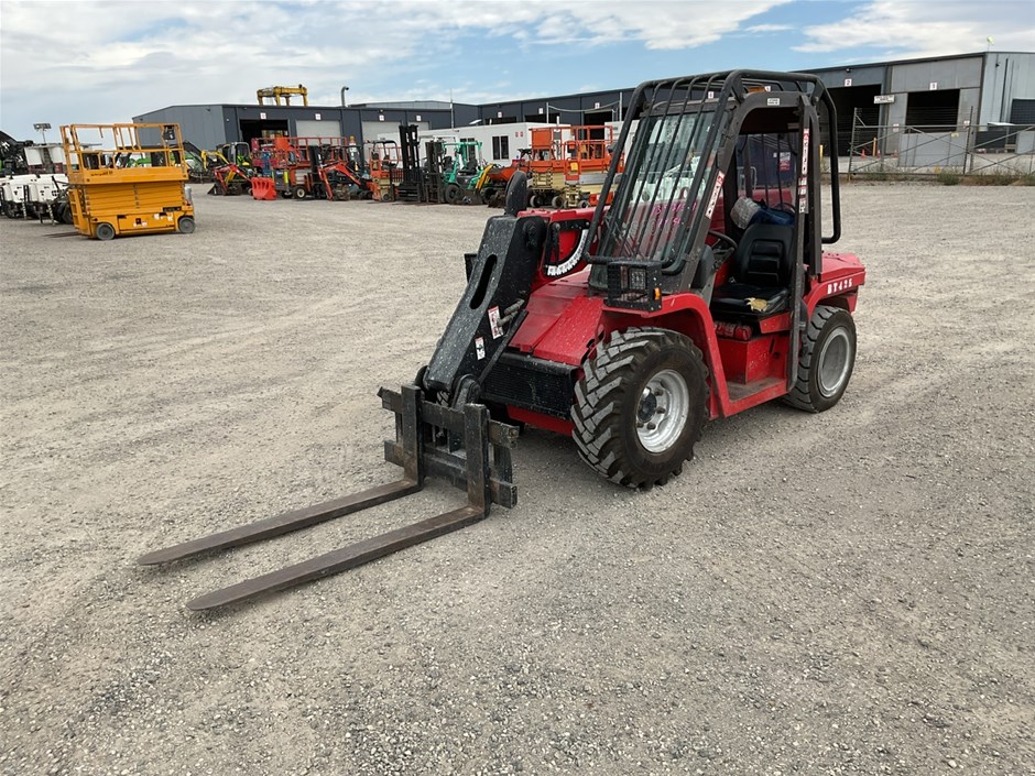 Manitou BT-425 Telehandler