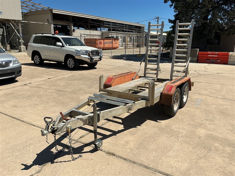 <p>2009 Auswide Equipment Tandem Plant Trailer</p>