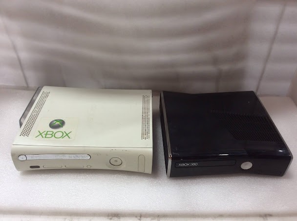 Microsoft Xbox 360 S 1439 Mixed Model Console (Lot of 2)