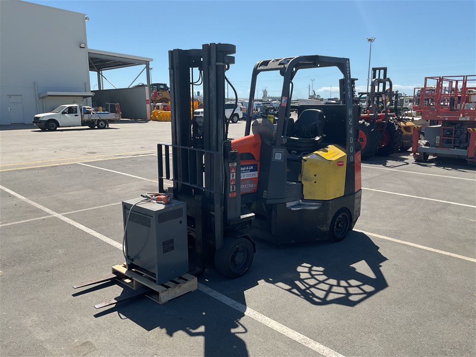 Aisle Master 20SE Articulated Forklift