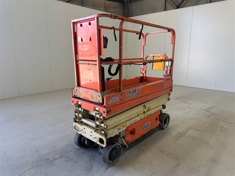 <p>2017 JLG 1930 ES Scissor Lift</p>