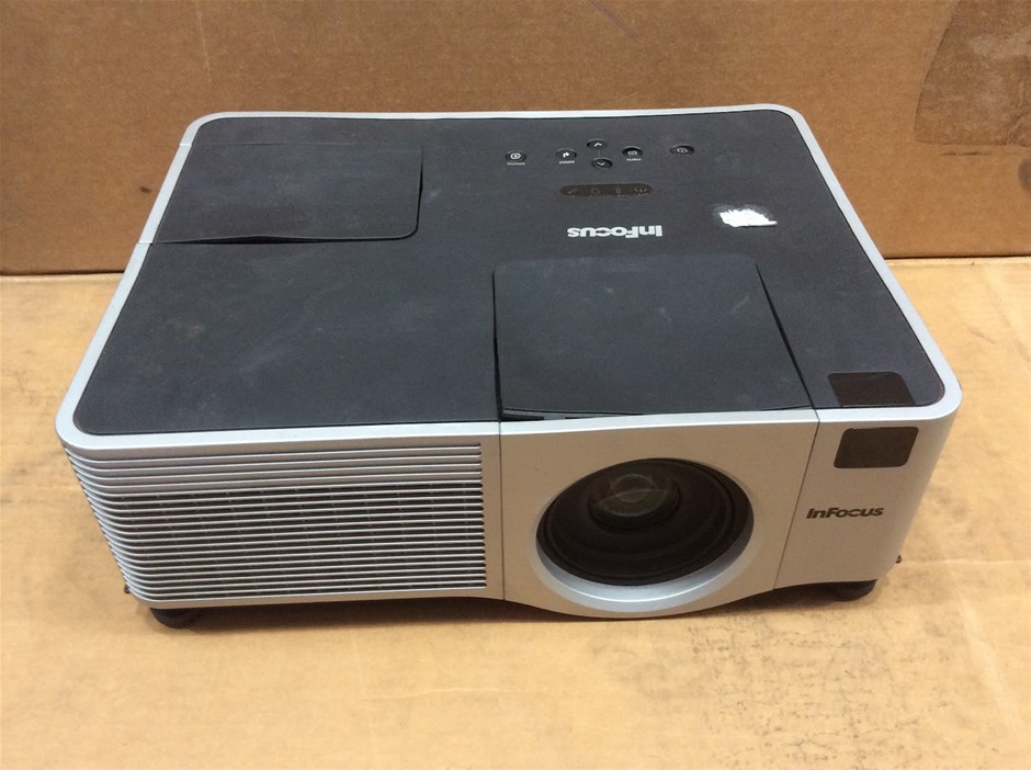 InFocus IN5102 LCD Projector