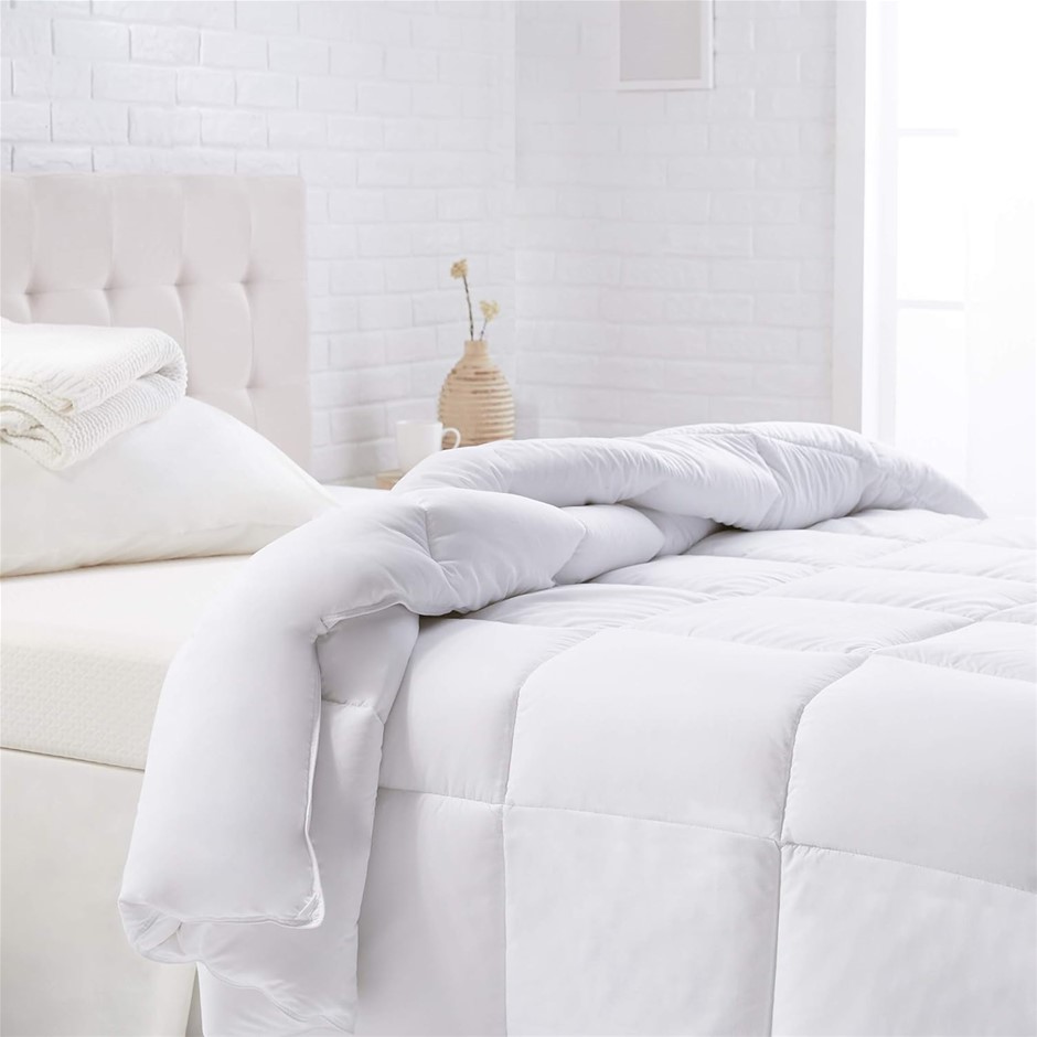 AMAZON BASICS Down Alternative Bedding Comforter Duvet Insert - King, White