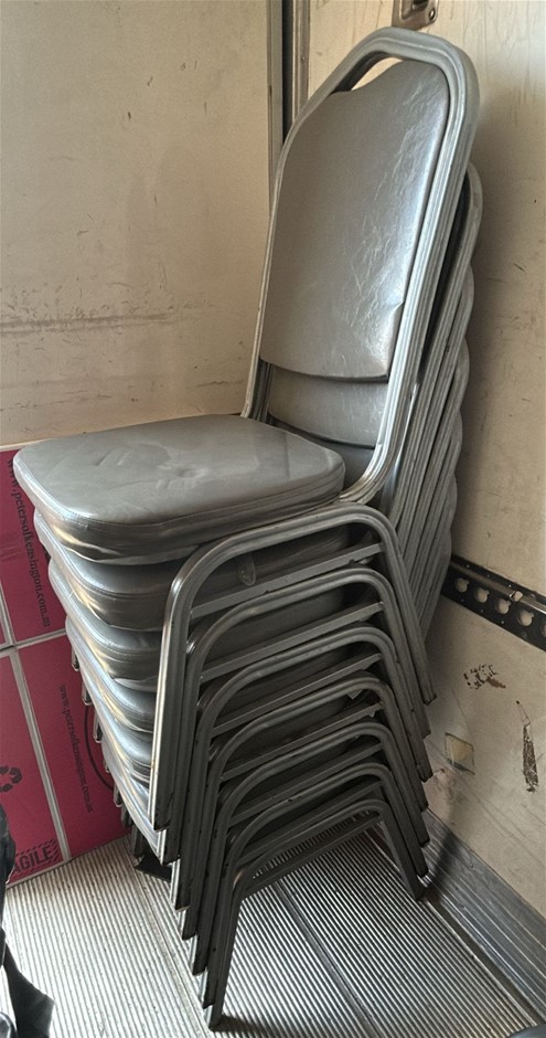 6x Leather Restaurant Chairs