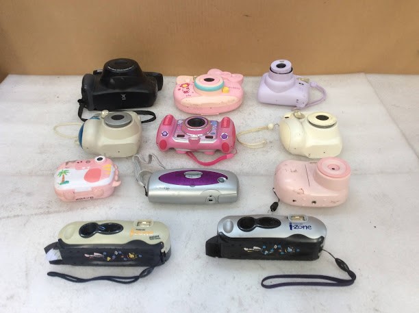Fujifilm Mixed Brand and Model instant Cameras (Lot of 11)