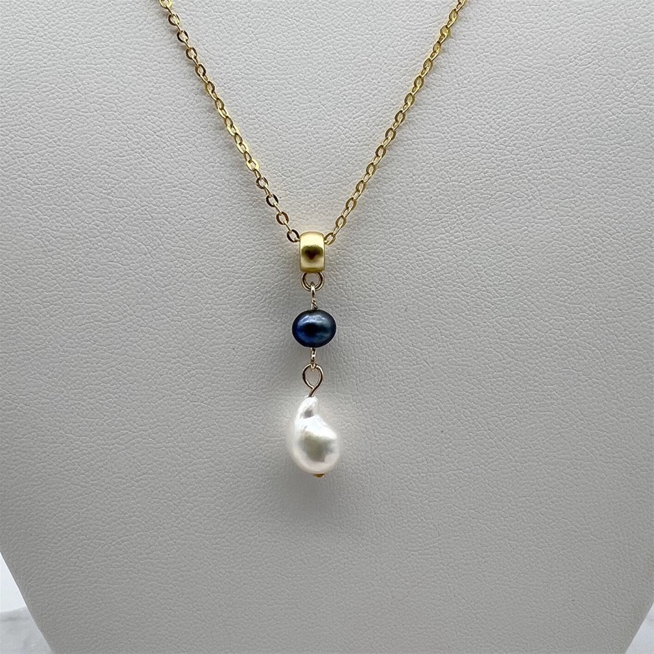 Pearl Pendant Necklace
