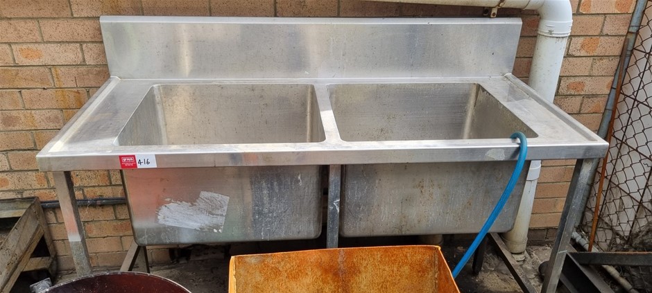 SS Dual Basin sink and small swarf control bins
