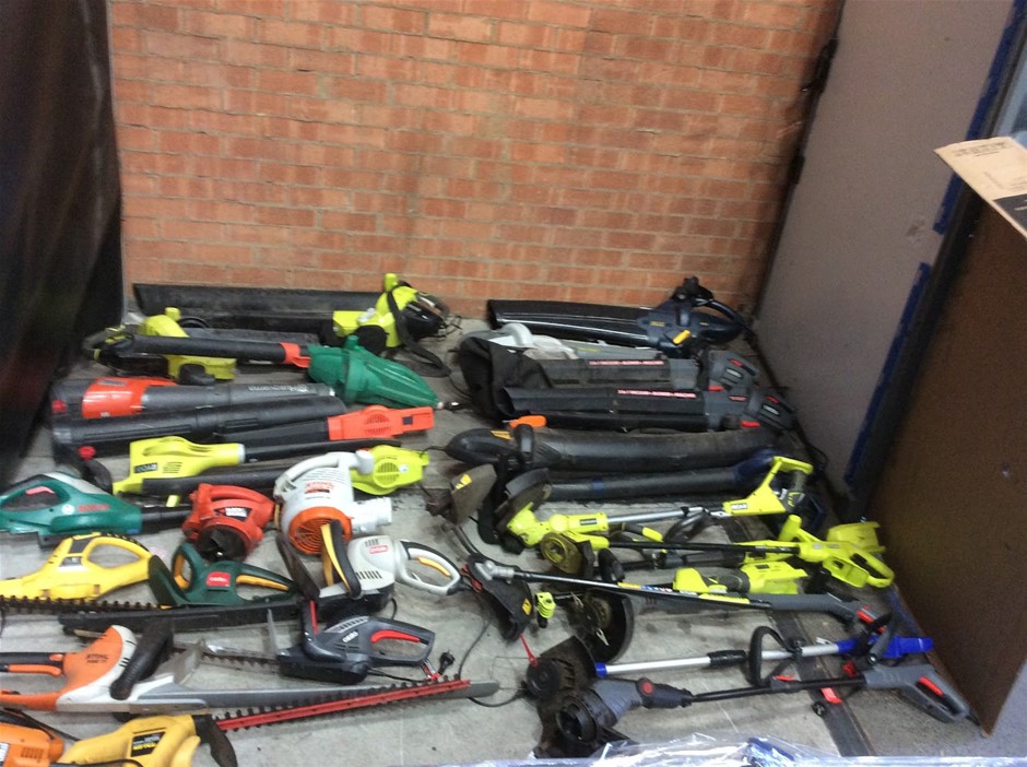 Electric Garden Tools Including Leaf Blowers, Hedge, Trimmers 7 Chainsaws