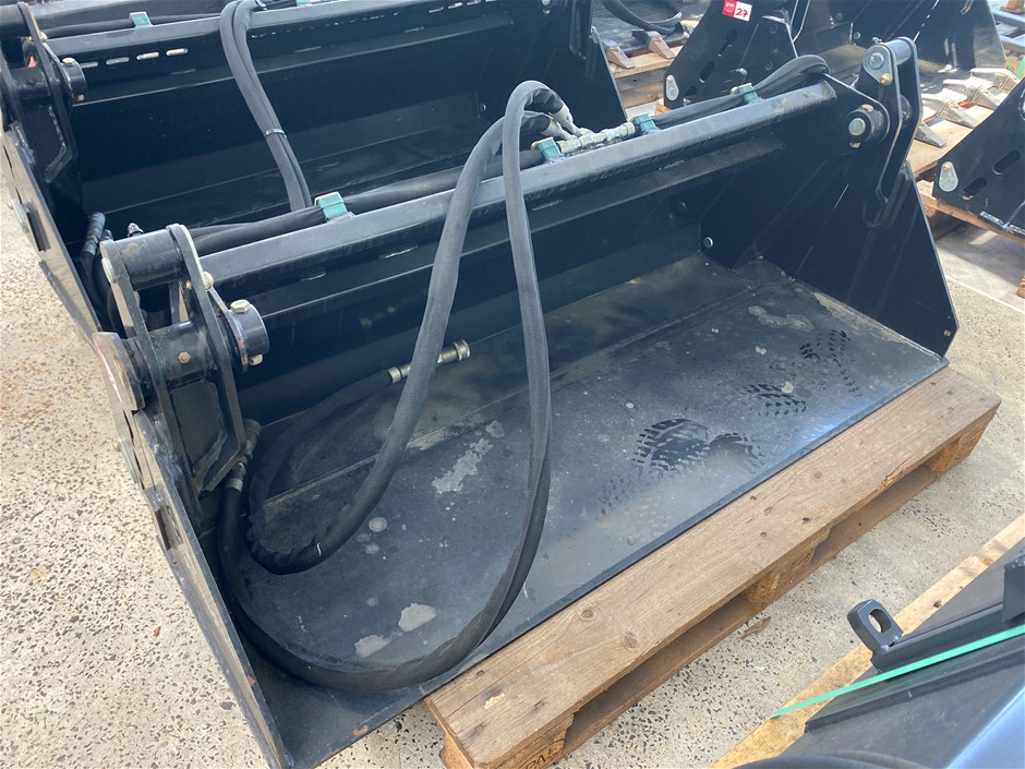 Unused Versatach Multi-Purpose Mini Loader Bucket