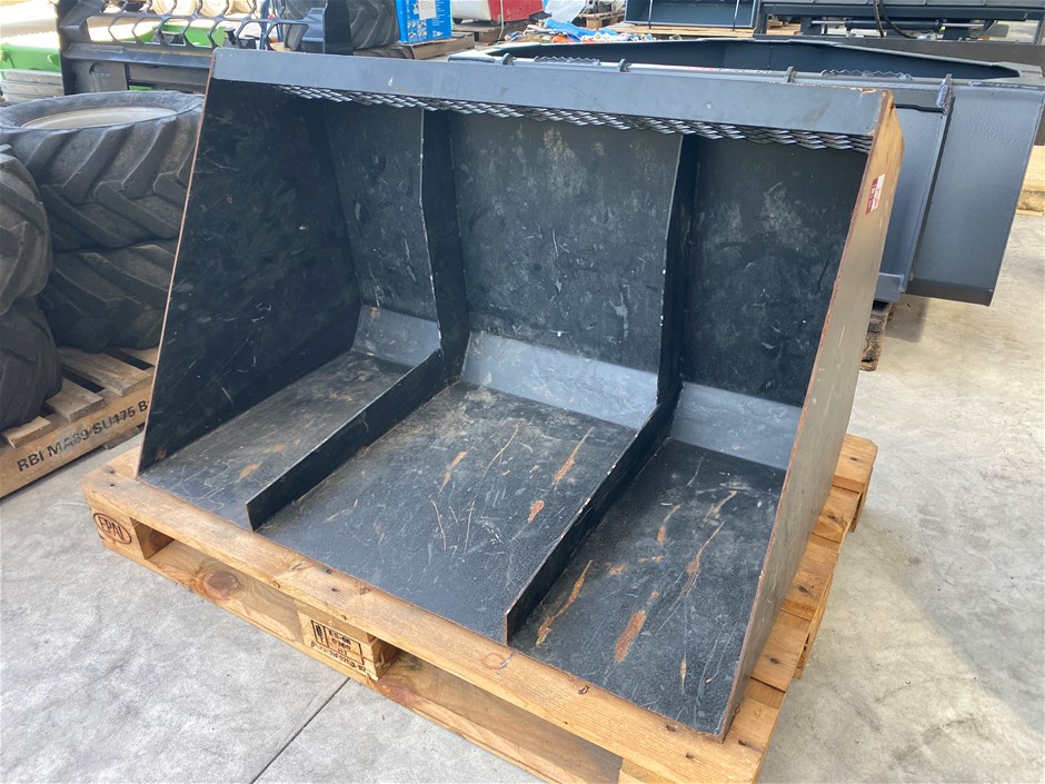 Unused Avant General Purpose Mini Loader Bucket