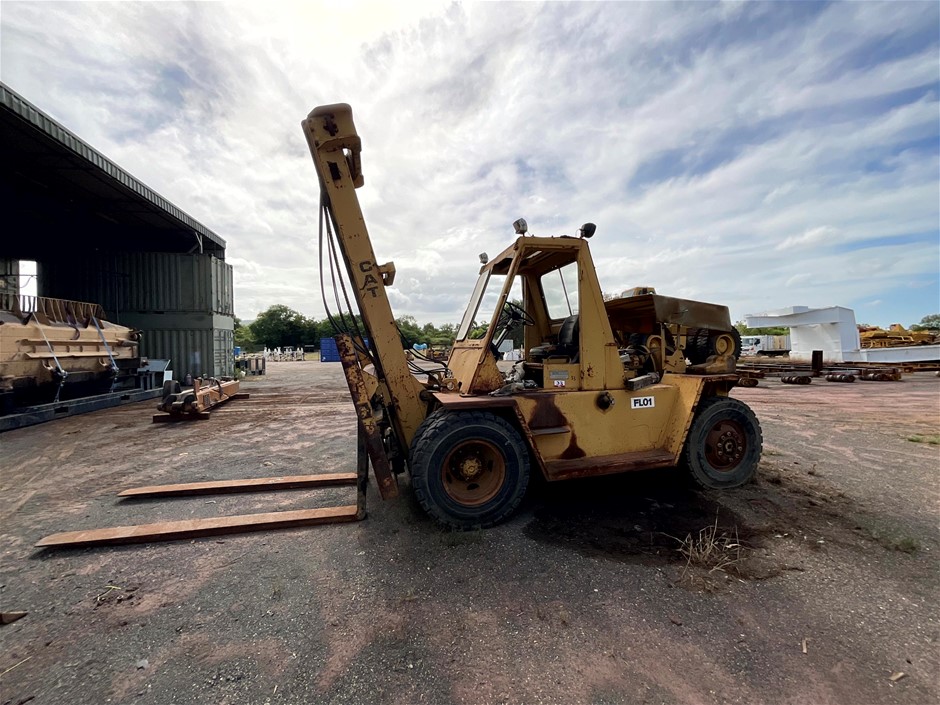 Caterpillar Forklift (salvage)
