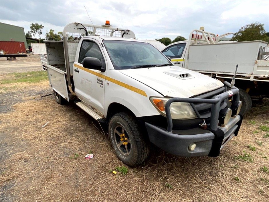 2005 Toyota Hilux KUN26R 4WD Manual - 5 Speed Cab Chassis