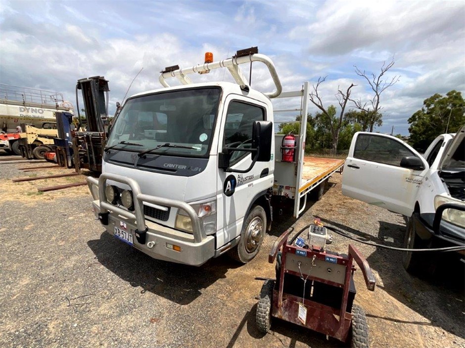 2010 Mitsubishi Canter 4.0T 4 x 2 Tray Body Truck