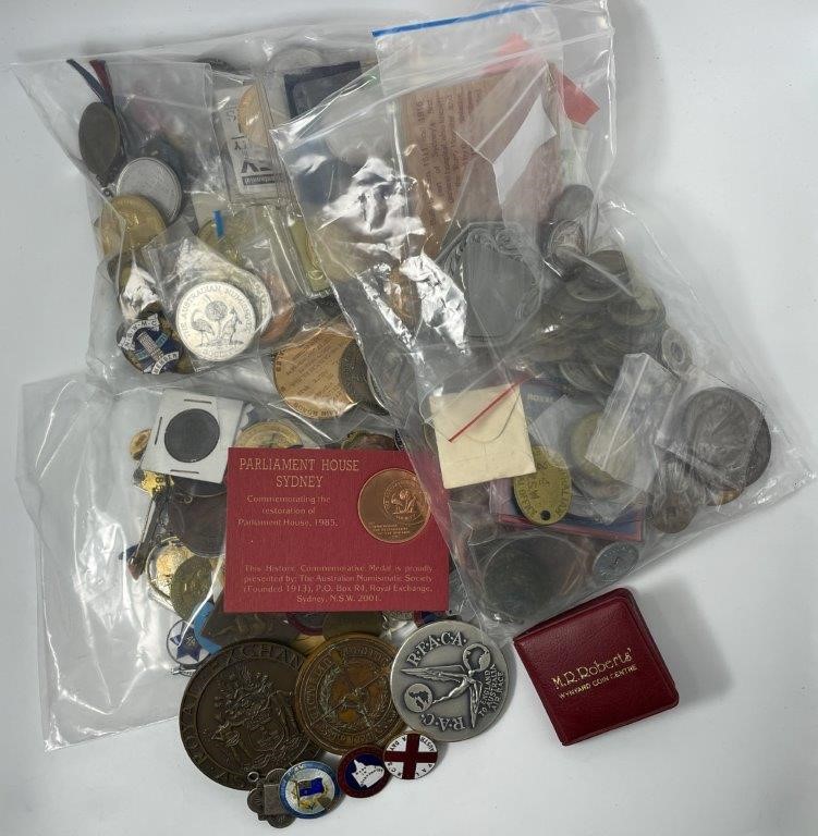 Approx. 195 x Asstd AU & World Commemorative Medals, Tokens & Badges