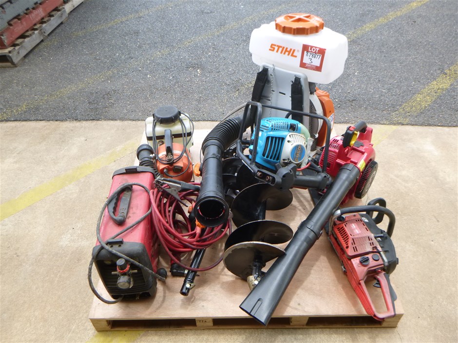 <p>Assorted Outdoors gardening power tools</p>