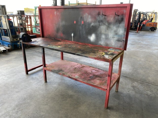 <p>Steel Workbench with Vice</p>