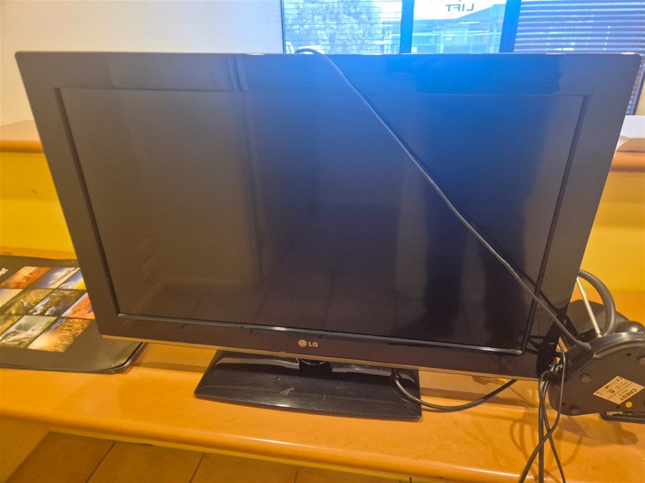 October 2011 LG 32LK330 LG 32LK330 LCD Screen