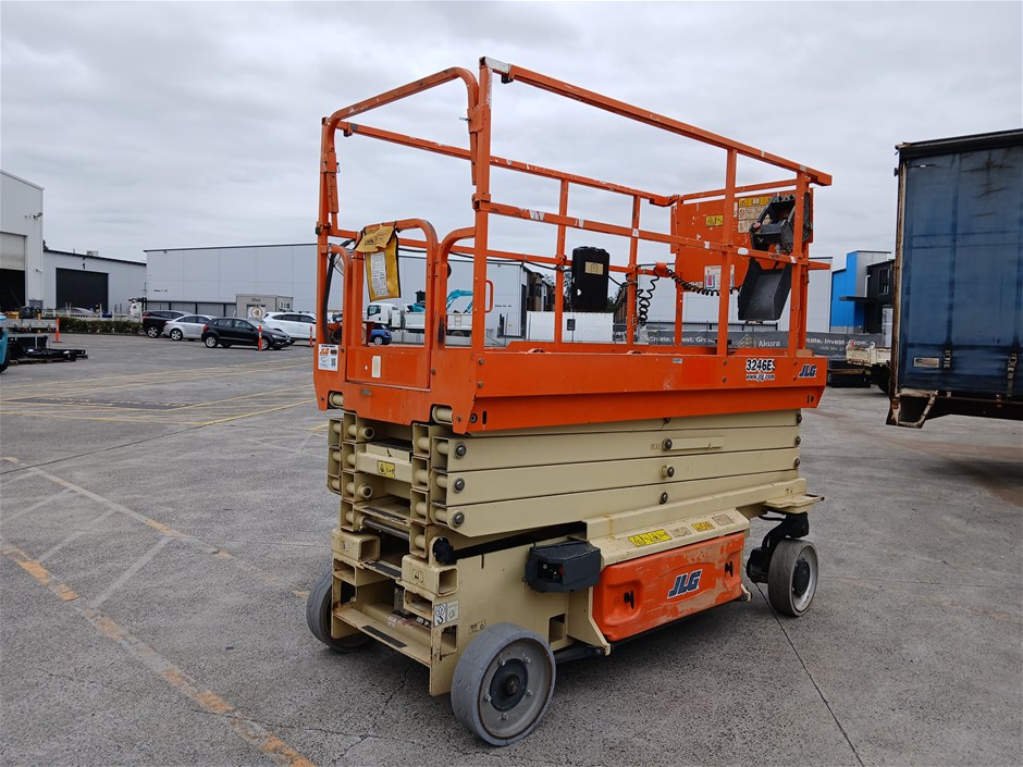 <p>2016 JLG 3246ES Scissor Lift</p>
