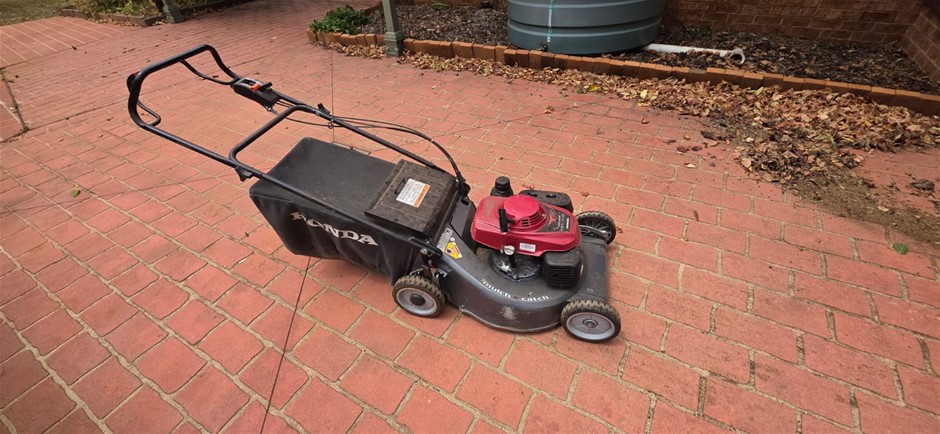 Honda HRU 2160 Self-Propelled Mower