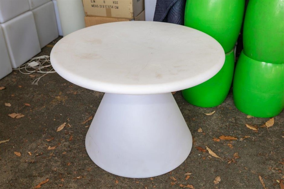 LED Glow Round Tables