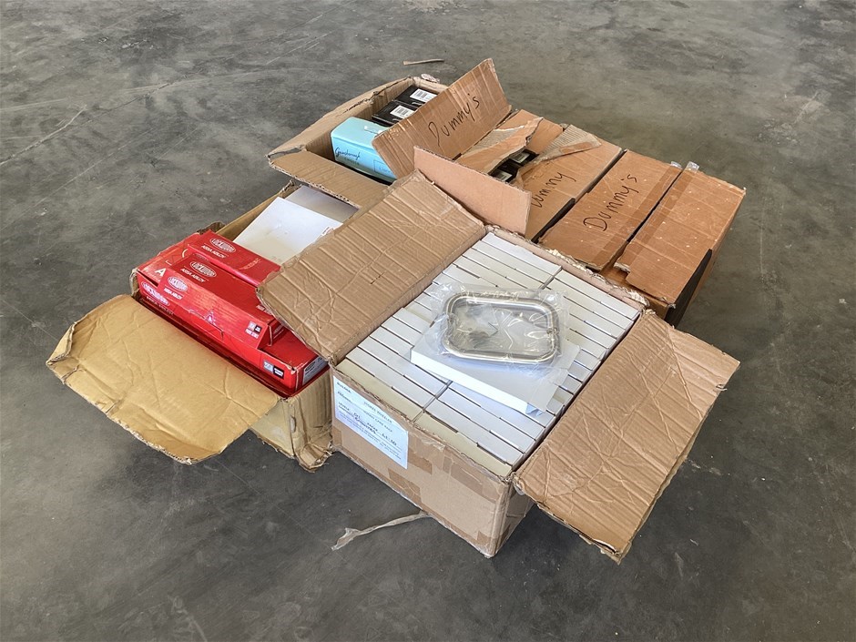 <p>Lockwood and Gainsborough Door Sundries QTY 6 Boxes</p>