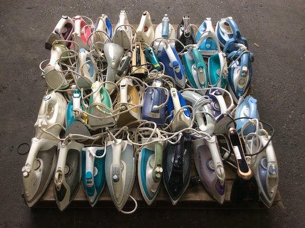 PHILIPS/Tefal Mixed Brand and Model Steam Irons (Lot of 37)